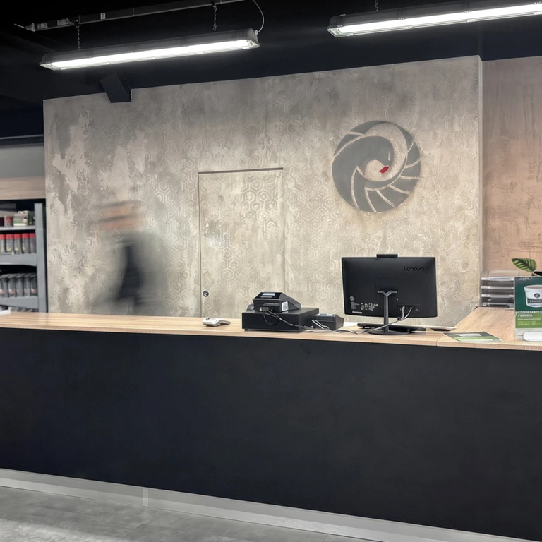 Interno del negozio Colorificio Udinese